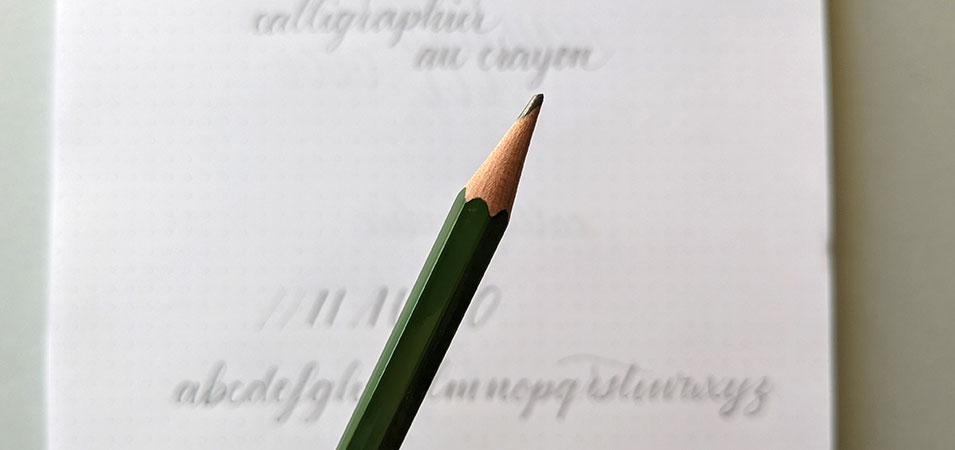 Calligraphier au crayon à papier - Calligraphique - L'Académie